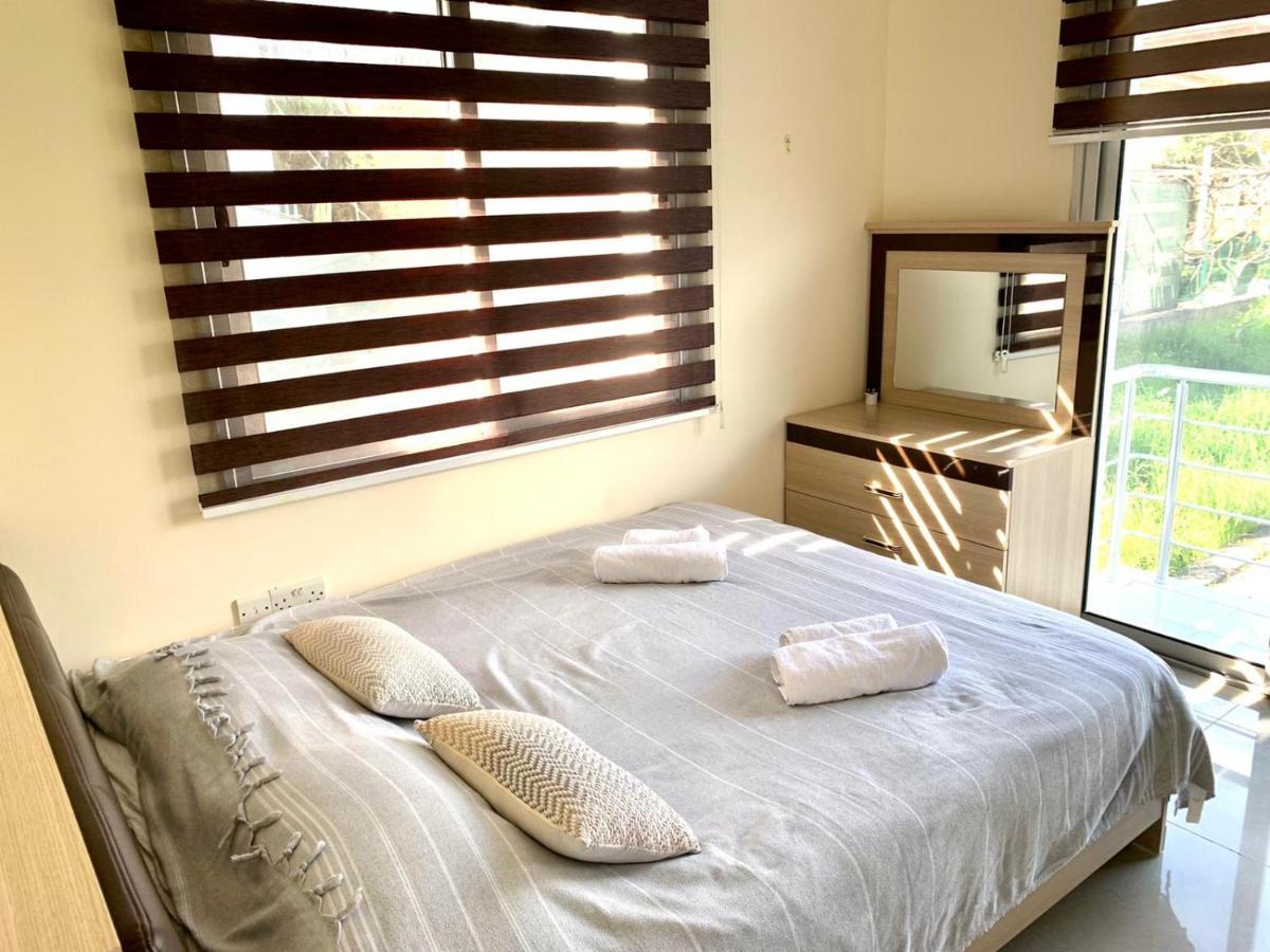 Amazing Two-Bedroom Apartment In Residence Lukomorye D1 With Private Garden Karavas  Ngoại thất bức ảnh